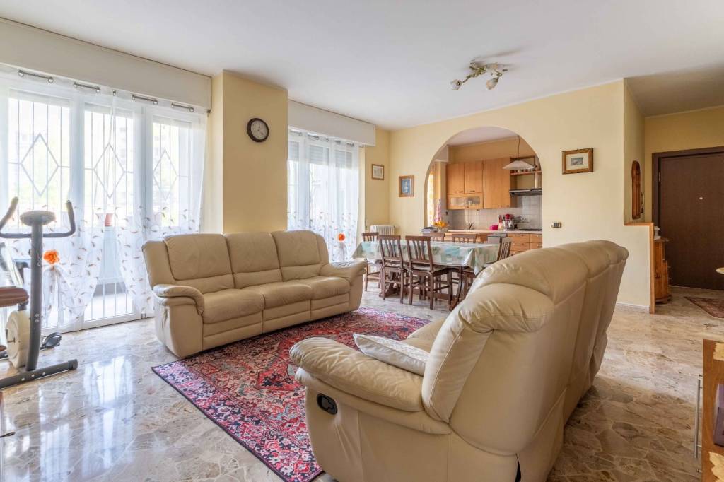 appartamento in vendita a Garbagnate Milanese