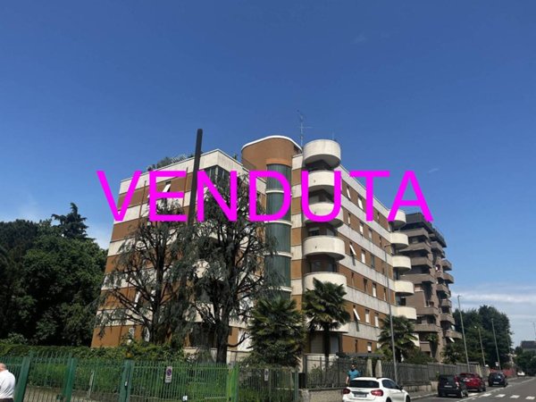 appartamento in vendita a Garbagnate Milanese