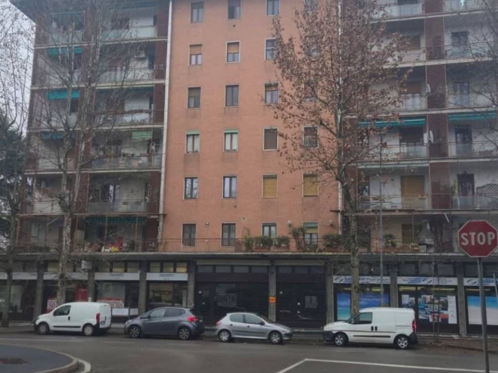 negozio in vendita a Garbagnate Milanese