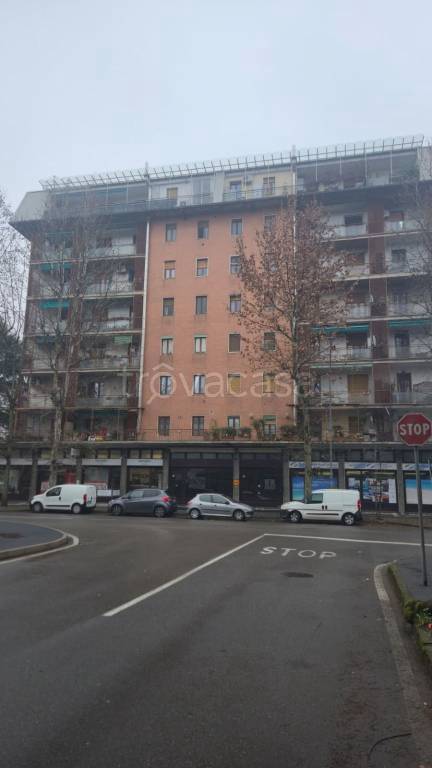 negozio in vendita a Garbagnate Milanese