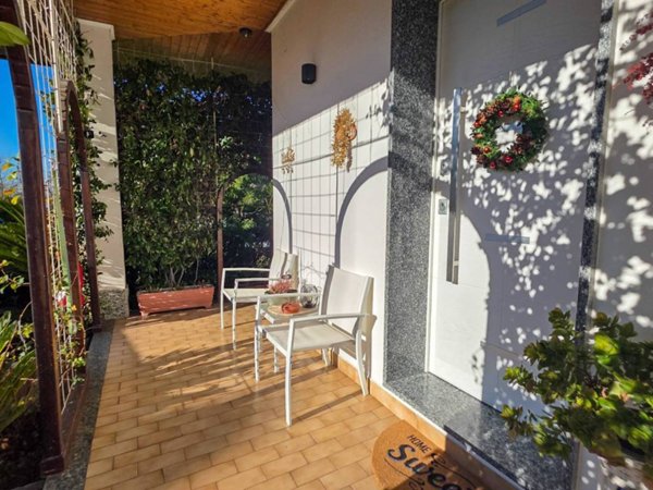 casa indipendente in vendita a Garbagnate Milanese