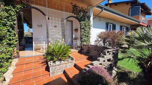 casa indipendente in vendita a Garbagnate Milanese