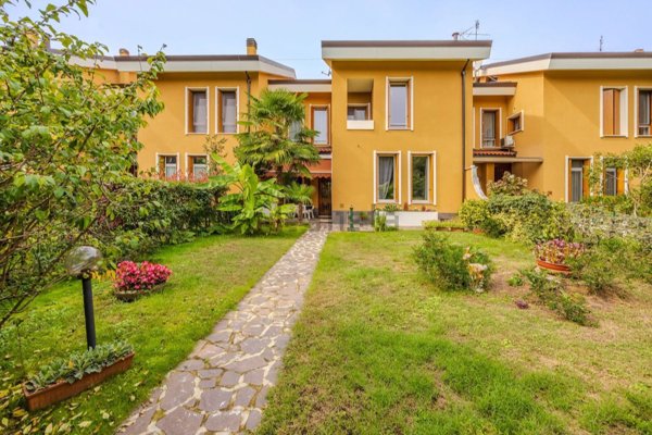 casa indipendente in vendita a Garbagnate Milanese