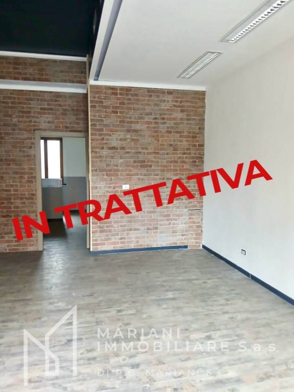 negozio in vendita a Garbagnate Milanese