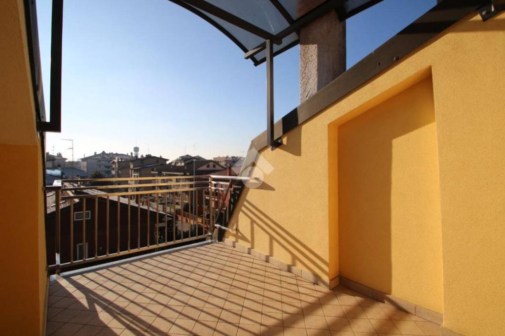 appartamento in vendita a Garbagnate Milanese