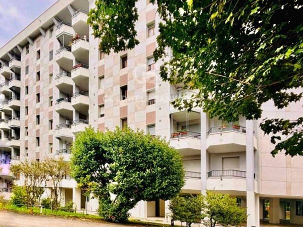 appartamento in vendita a Garbagnate Milanese