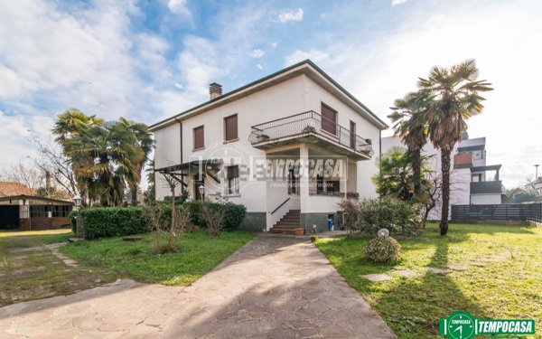 casa indipendente in vendita a Garbagnate Milanese