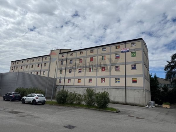 capannone in vendita a Garbagnate Milanese