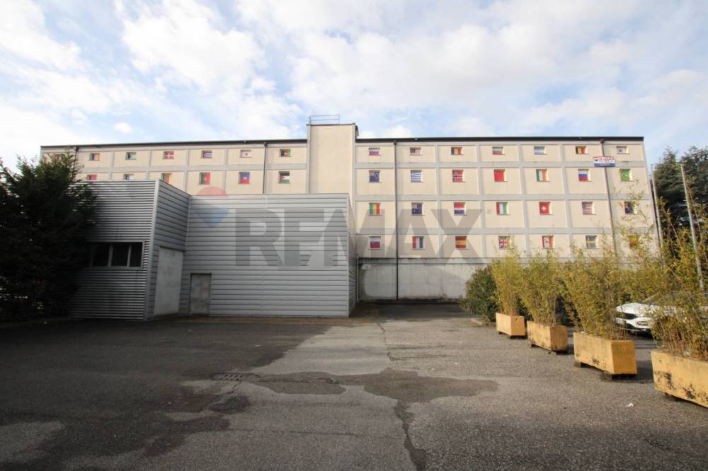 capannone in vendita a Garbagnate Milanese