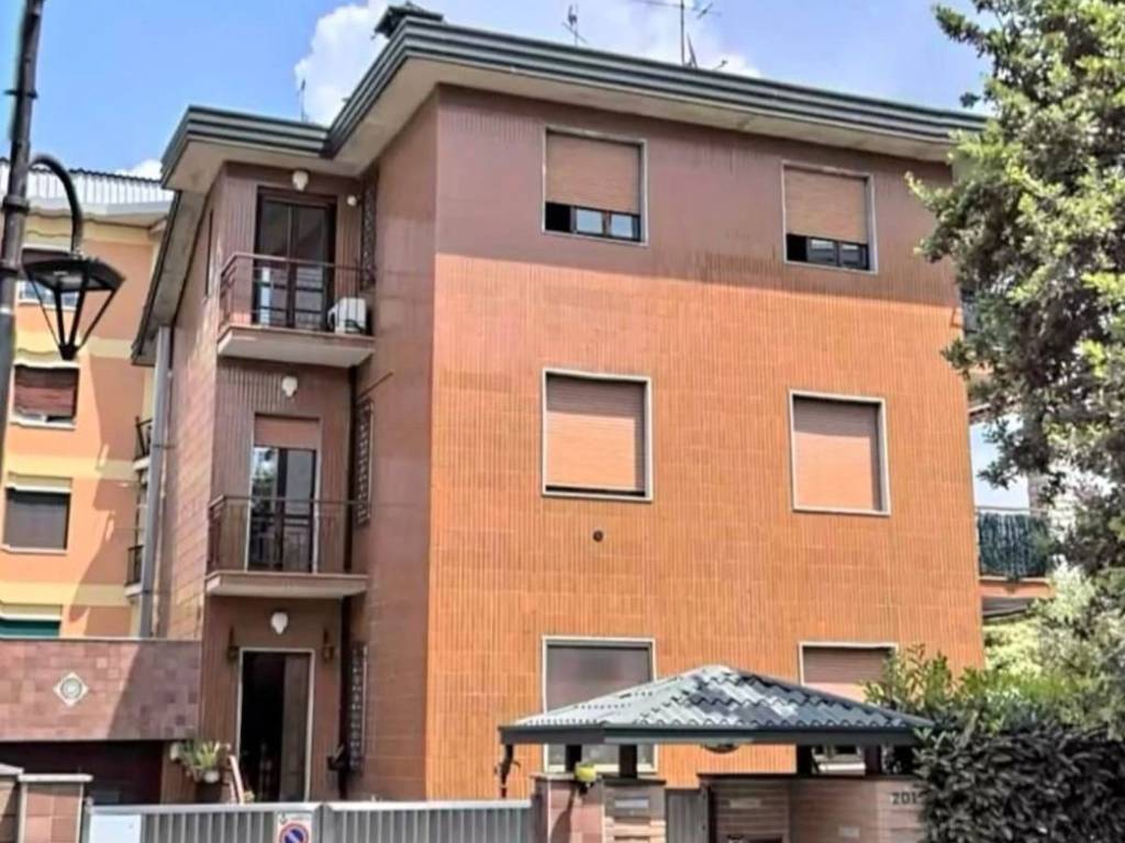 appartamento in vendita a Garbagnate Milanese