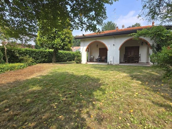 casa indipendente in vendita a Garbagnate Milanese