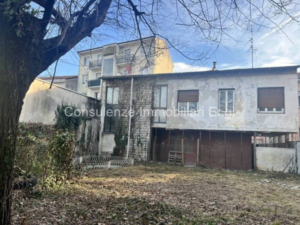 casa indipendente in vendita a Garbagnate Milanese