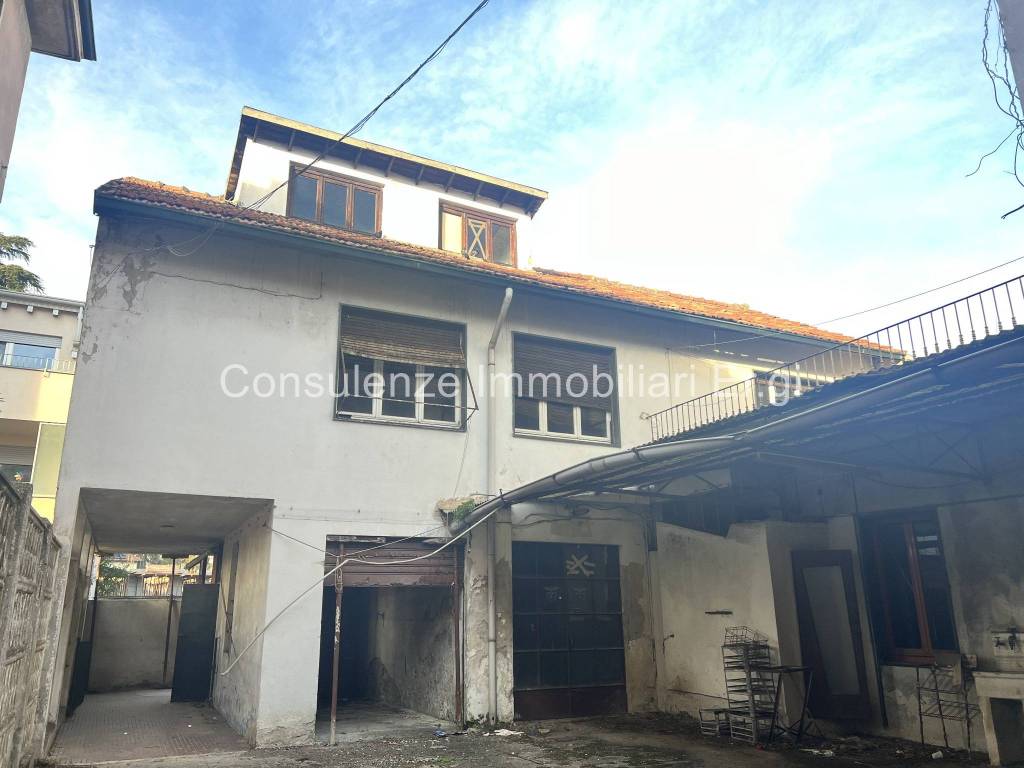 casa indipendente in vendita a Garbagnate Milanese