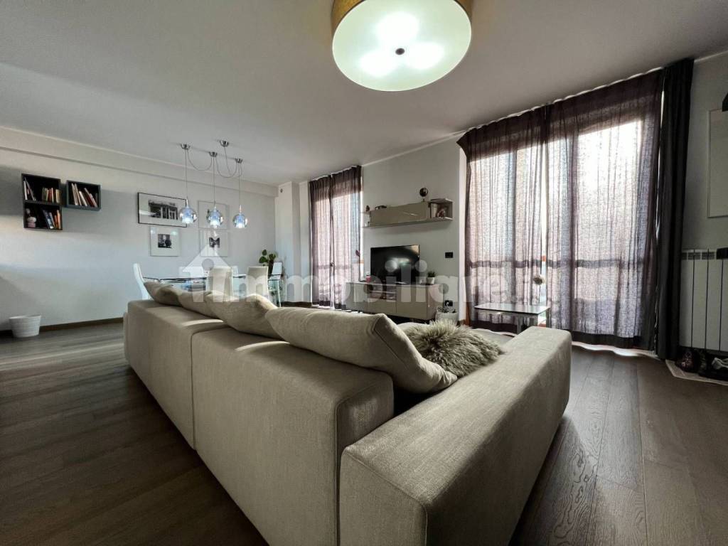 appartamento in vendita a Garbagnate Milanese