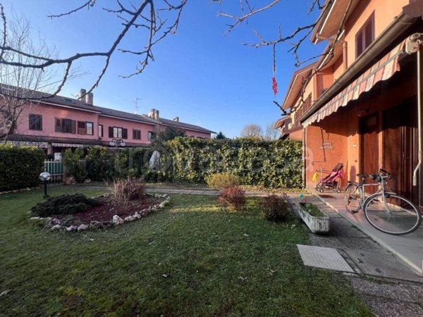 casa indipendente in vendita a Garbagnate Milanese