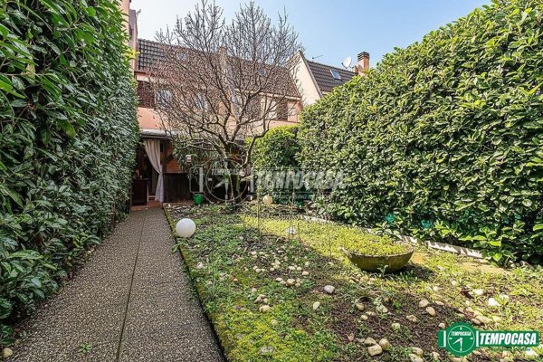 casa indipendente in vendita a Garbagnate Milanese