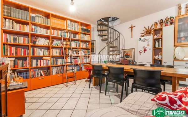 appartamento in vendita a Garbagnate Milanese