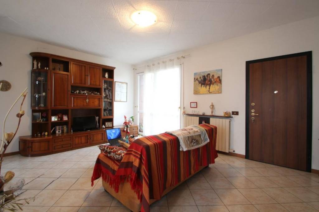 appartamento in vendita a Garbagnate Milanese