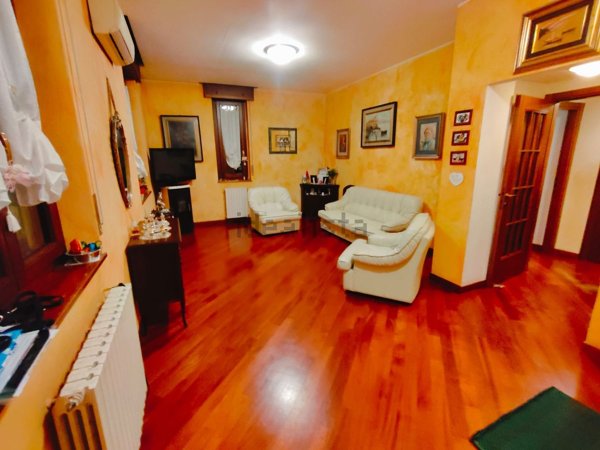 appartamento in vendita a Garbagnate Milanese