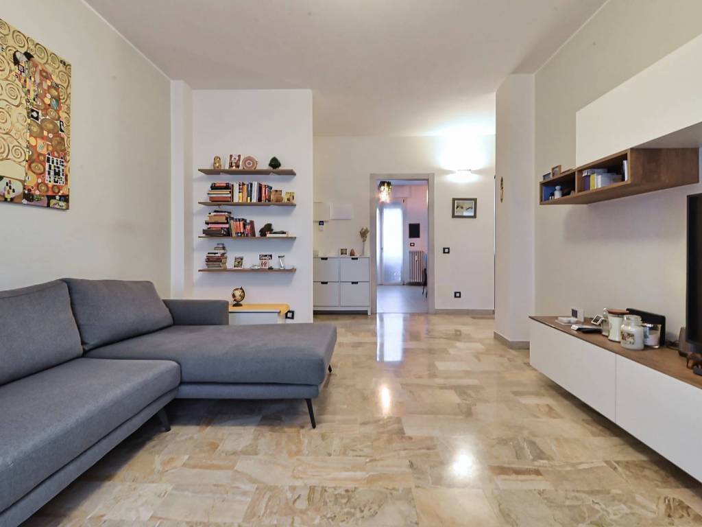 appartamento in vendita a Garbagnate Milanese