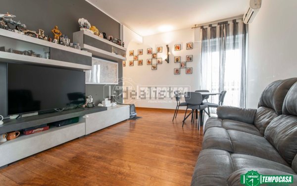 appartamento in vendita a Garbagnate Milanese