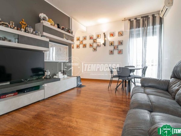 appartamento in vendita a Garbagnate Milanese
