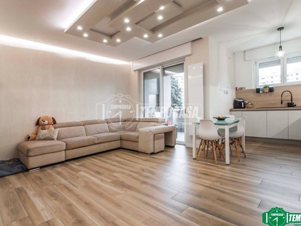 appartamento in vendita a Garbagnate Milanese
