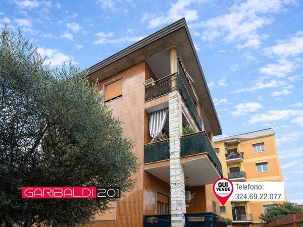 appartamento in vendita a Garbagnate Milanese