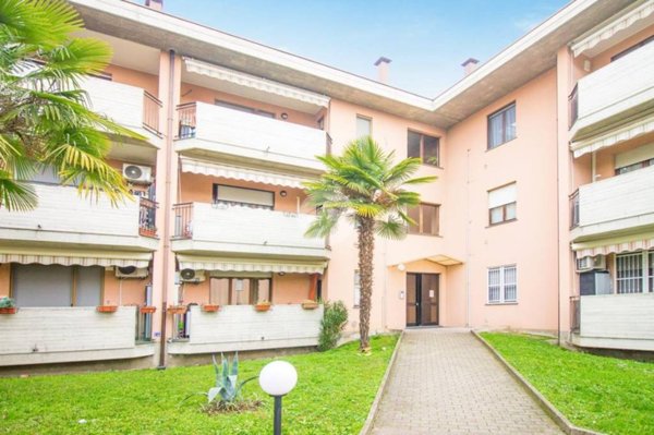 appartamento in vendita a Garbagnate Milanese