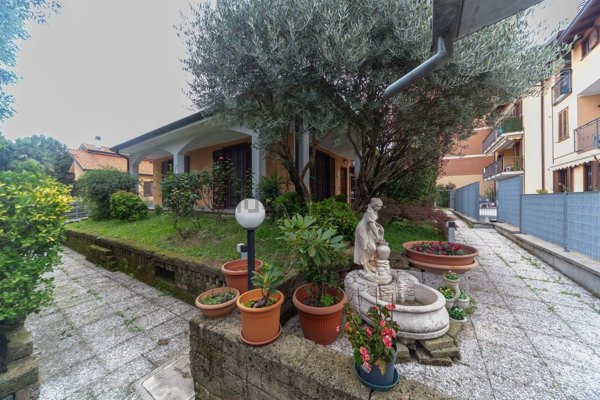 casa indipendente in vendita a Garbagnate Milanese