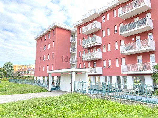 appartamento in vendita a Garbagnate Milanese