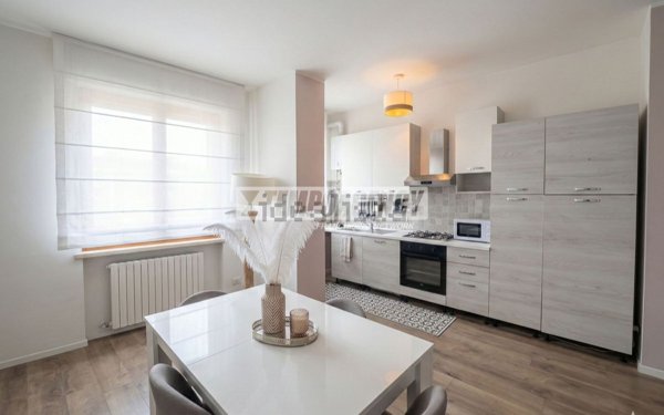 appartamento in vendita a Garbagnate Milanese