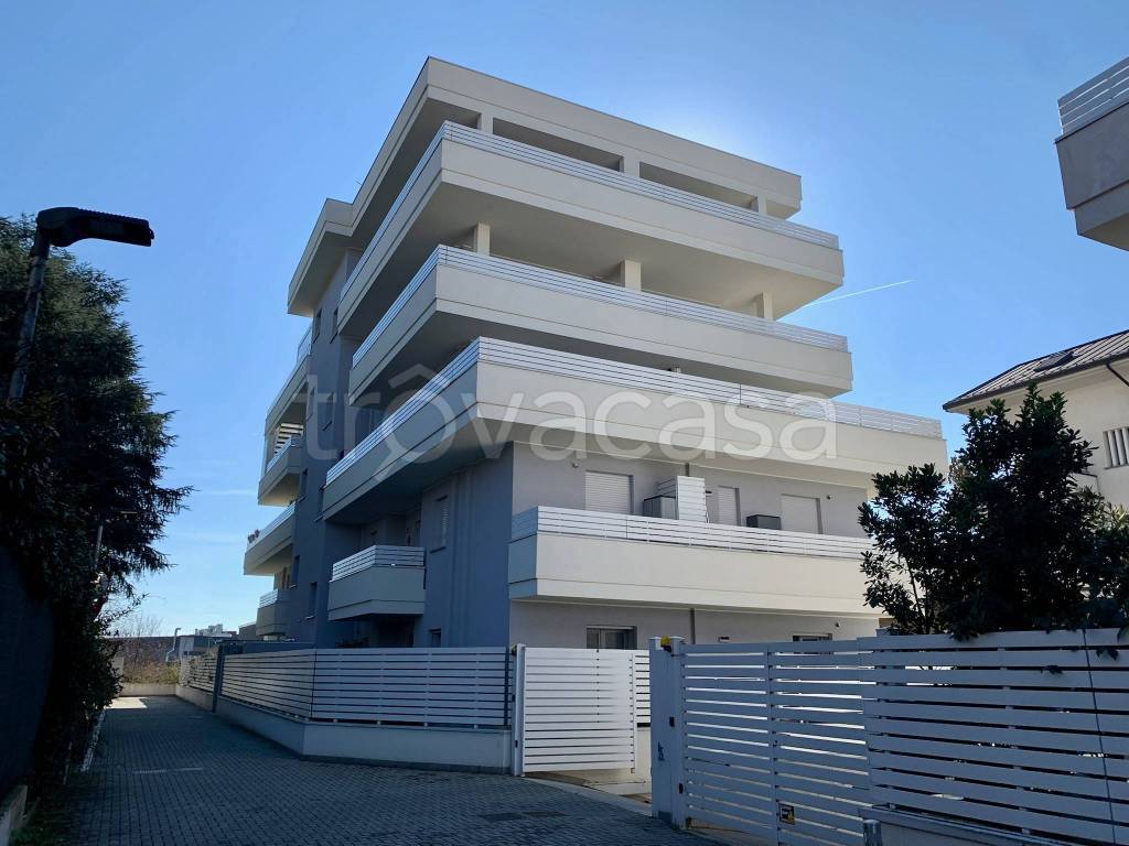 appartamento in vendita a Garbagnate Milanese