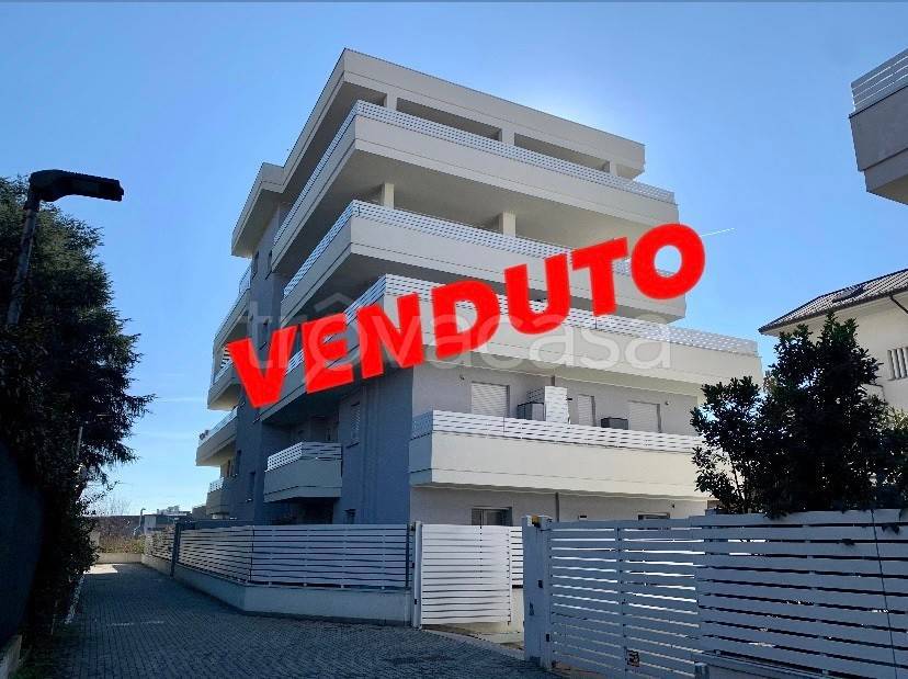 appartamento in vendita a Garbagnate Milanese