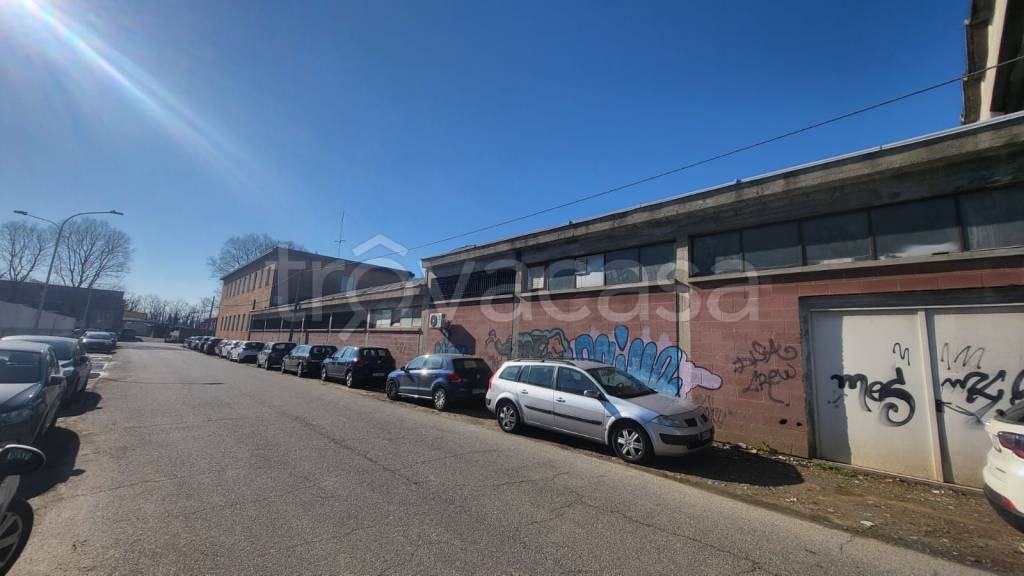 negozio in vendita a Garbagnate Milanese