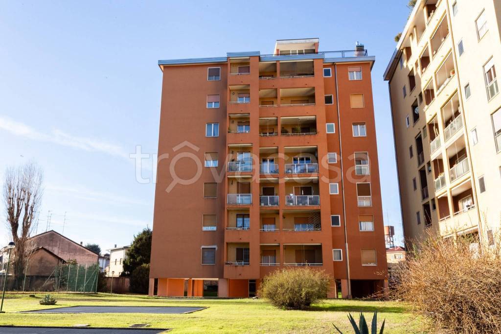 appartamento in vendita a Garbagnate Milanese