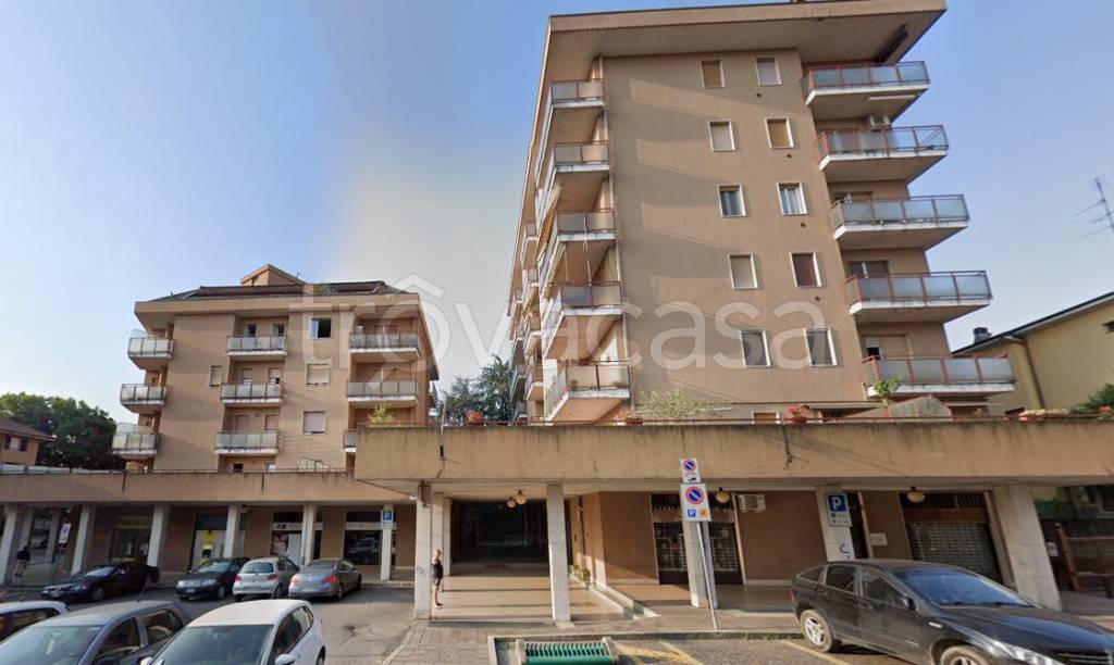 negozio in vendita a Garbagnate Milanese