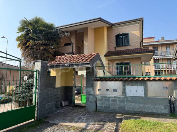 appartamento in vendita a Garbagnate Milanese