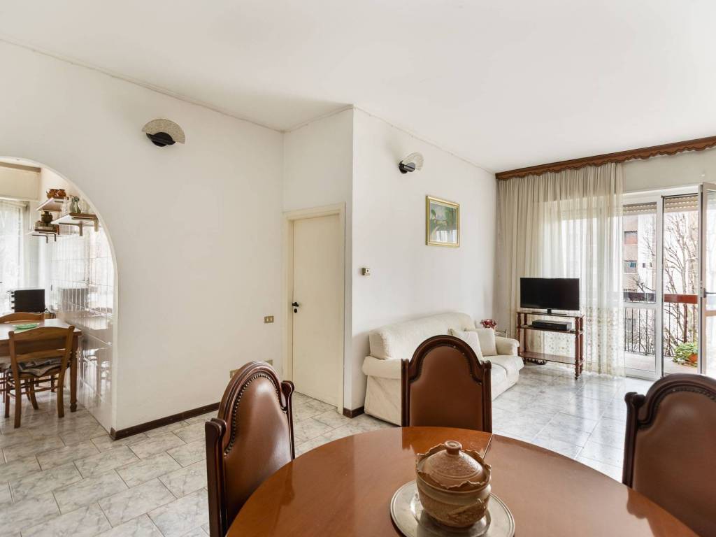 appartamento in vendita a Garbagnate Milanese