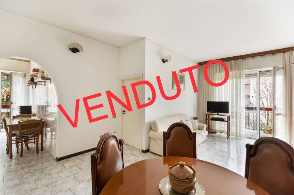 appartamento in vendita a Garbagnate Milanese