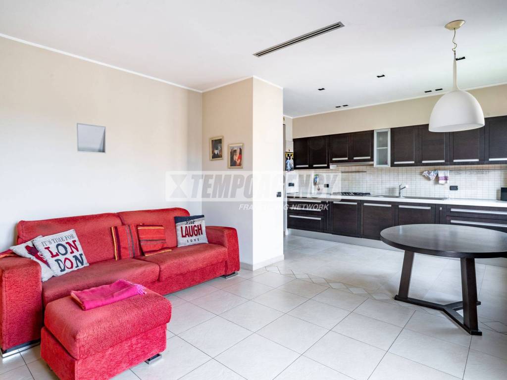 appartamento in vendita a Garbagnate Milanese