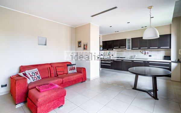 appartamento in vendita a Garbagnate Milanese