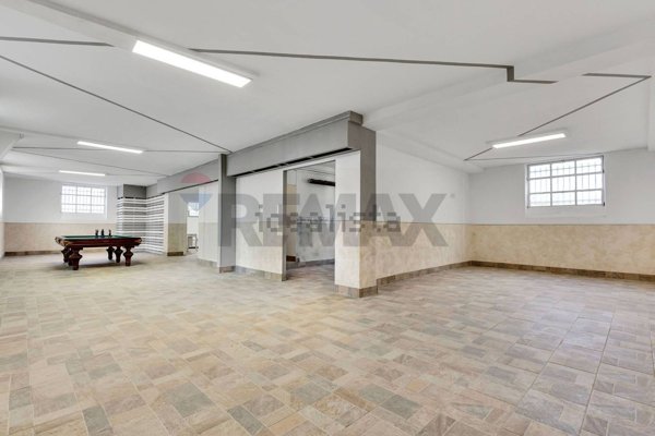 locale commerciale in vendita a Garbagnate Milanese