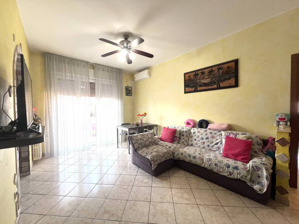 appartamento in vendita a Garbagnate Milanese