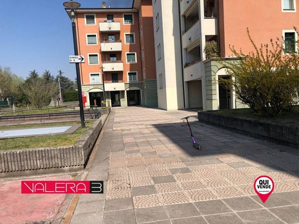 negozio in vendita a Garbagnate Milanese