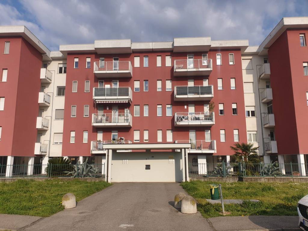 appartamento in vendita a Garbagnate Milanese