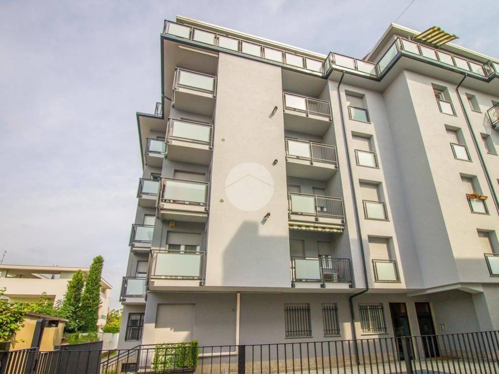 appartamento in vendita a Garbagnate Milanese