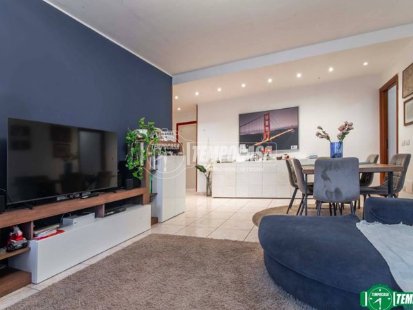 appartamento in vendita a Garbagnate Milanese