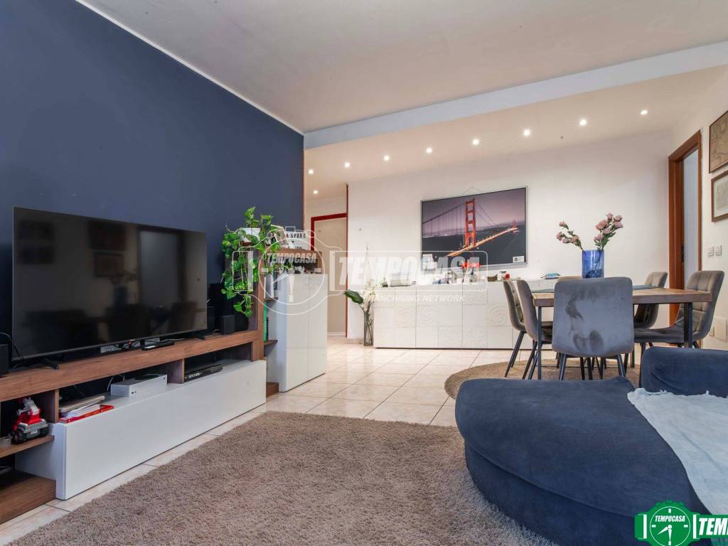 appartamento in vendita a Garbagnate Milanese