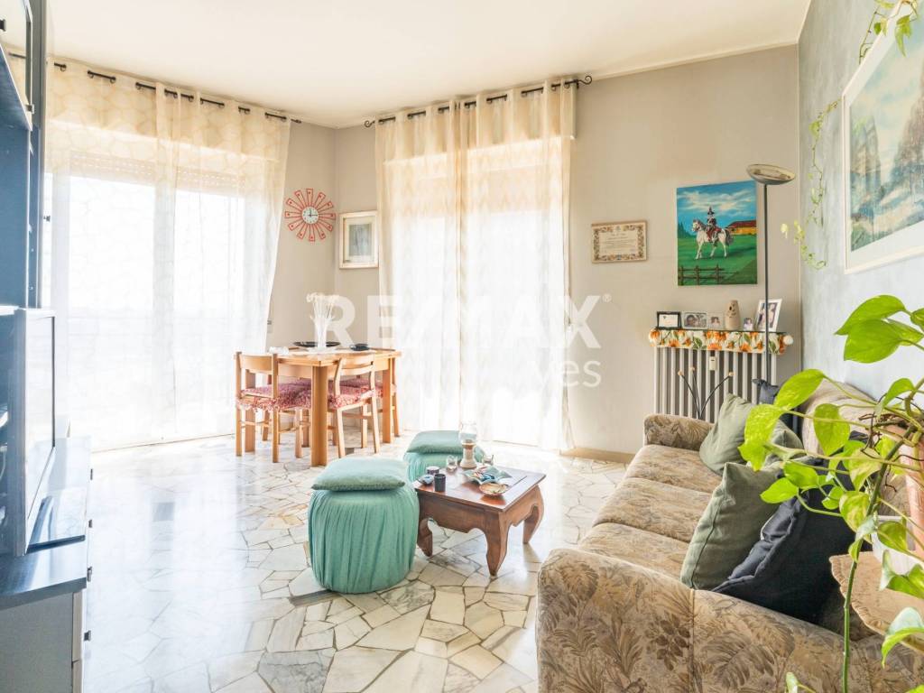 appartamento in vendita a Garbagnate Milanese